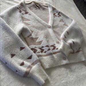 EUC- Jessica Simpson Soft,Fuzzy cropped,Cream and Brown Patterned Cardigan